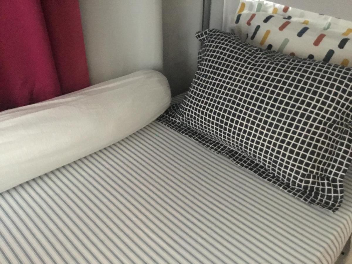 Just For Sleep - Parisian Male Dorm Room -Daily Stays 8Pm To 10Am- Contact Booking Message On The Arrival- Pas D'Appel Phone Бобини Екстериор снимка